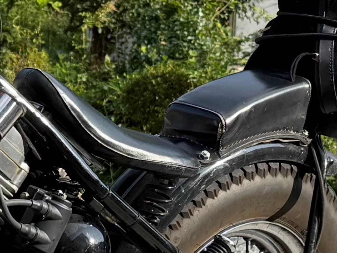 ハーレーシート サドル型 金属ブラケット付き