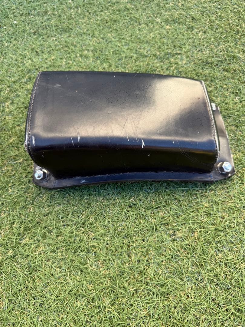 ハーレーシート サドル型 金属ブラケット付き