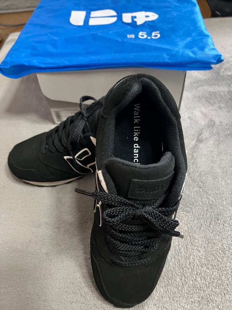 にゅ　サンガシオ　23.5cm