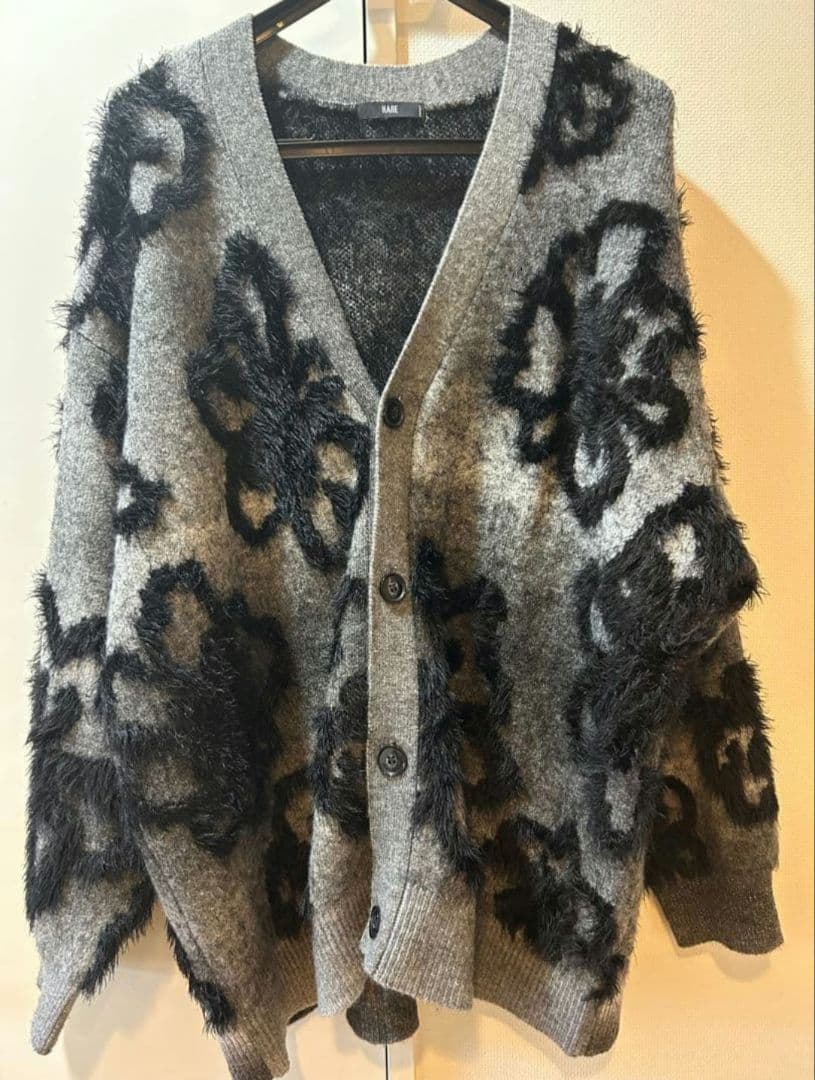山田涼介着用 HARE シャギーカーディガン　フラワーモチーフ