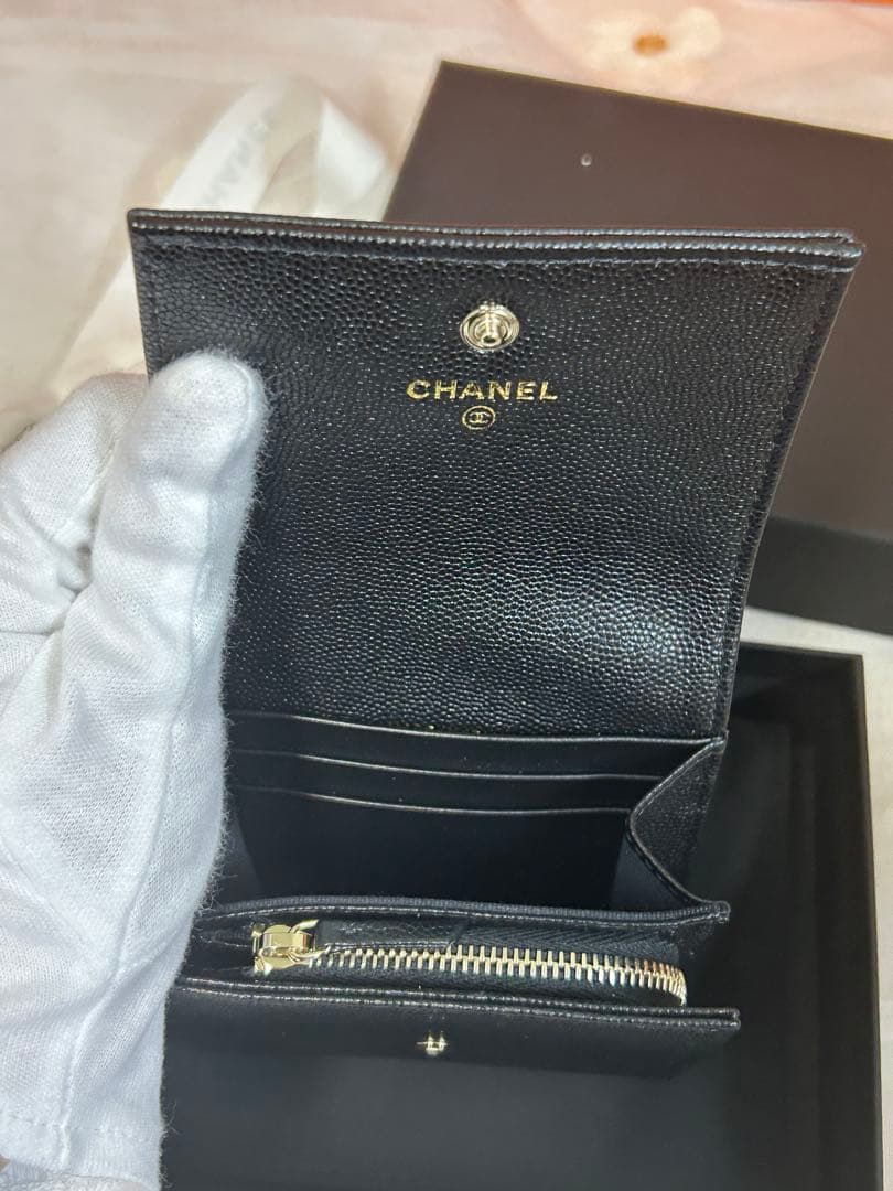 シャネル スモールフラップウォレット二つ折り財布 新品未使用