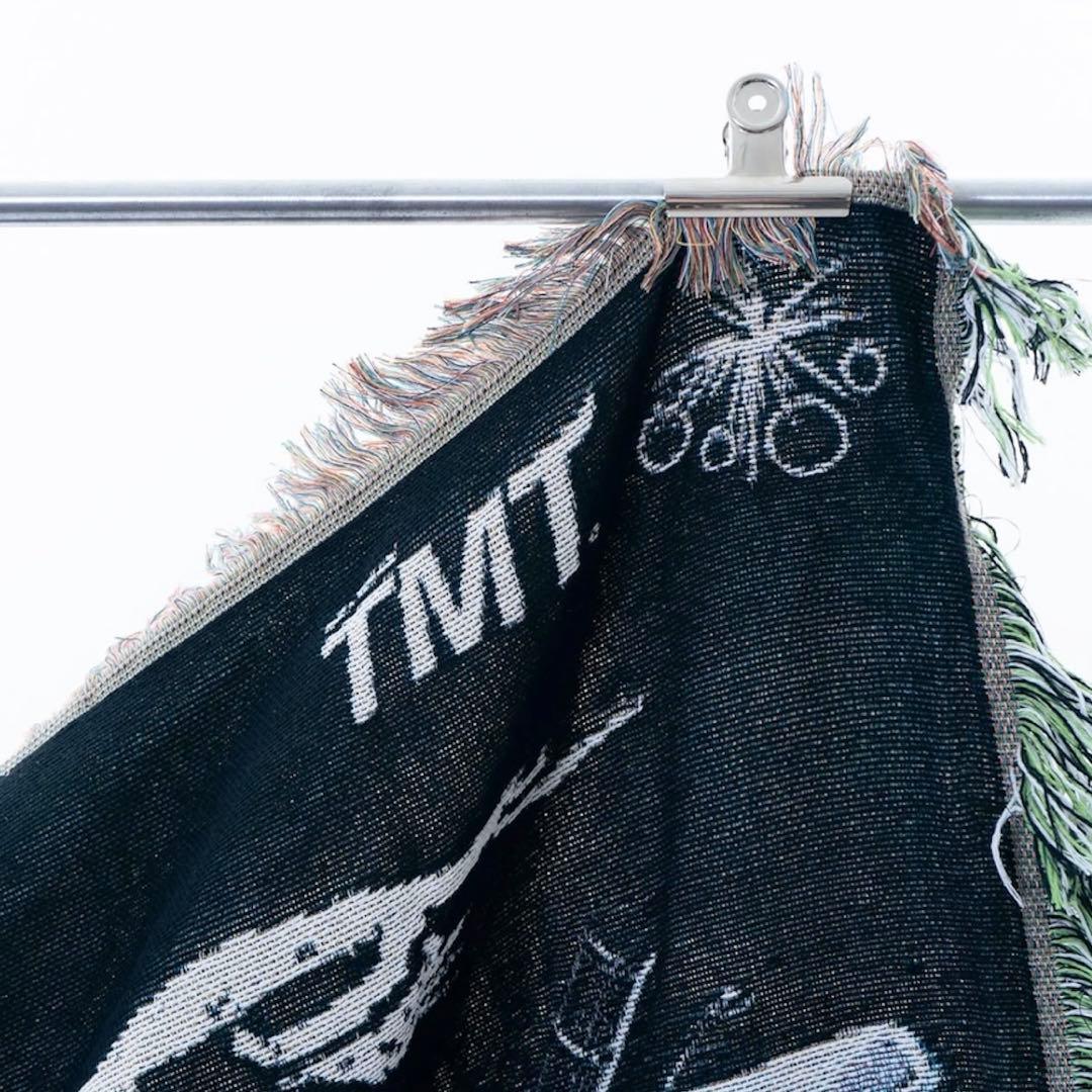 XoGul × Treatment Graphic Rug dinoworks