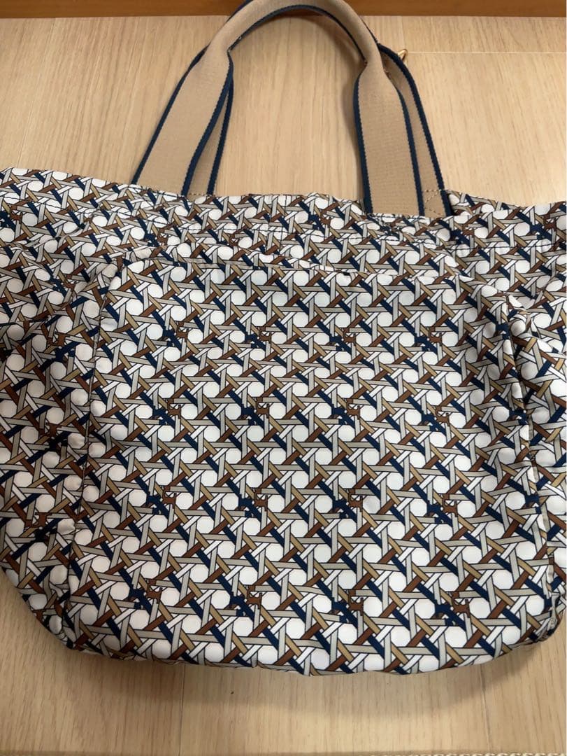 美品トリーバーチ グレイシー トートバッグ 幾何学模様 総柄 A4収納可