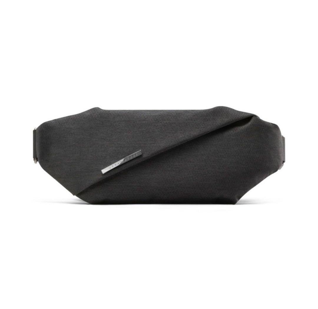 【niid】ブラック ボディバッグ スリムデザイン