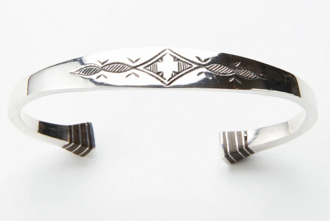 トゥアレグ　バングル　イトゥリアクショルド