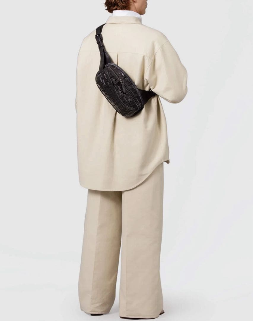 TSUCHIYA クロスボディバッグ　シグネチャーレイズド