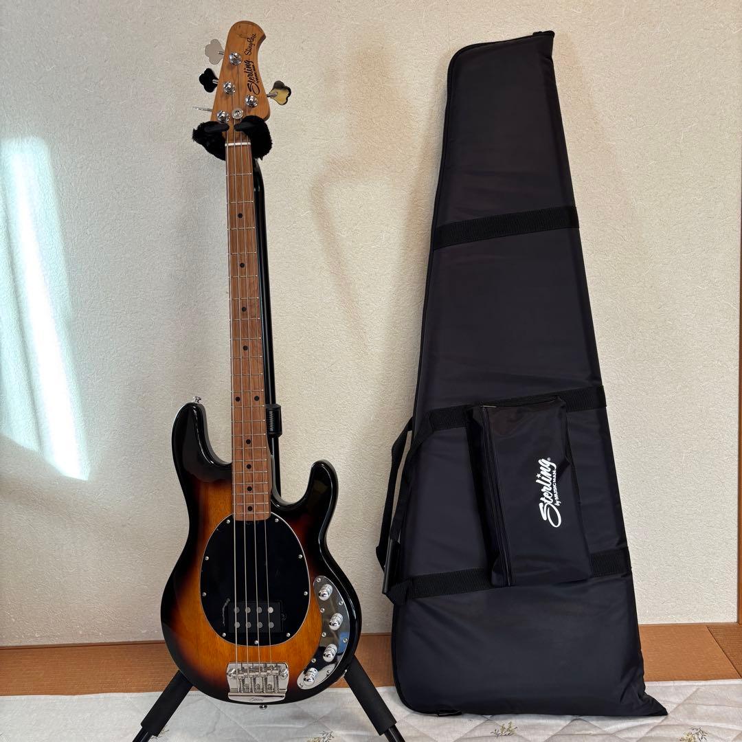 Sterling StingRay 4弦エレキベース ギグバッグ付き