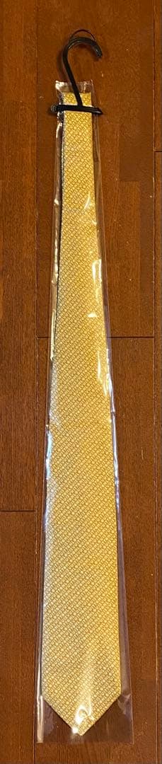 美品 ルイヴィトン ネクタイ 総ロゴ ジャガード ハイブランド 金　イエロー