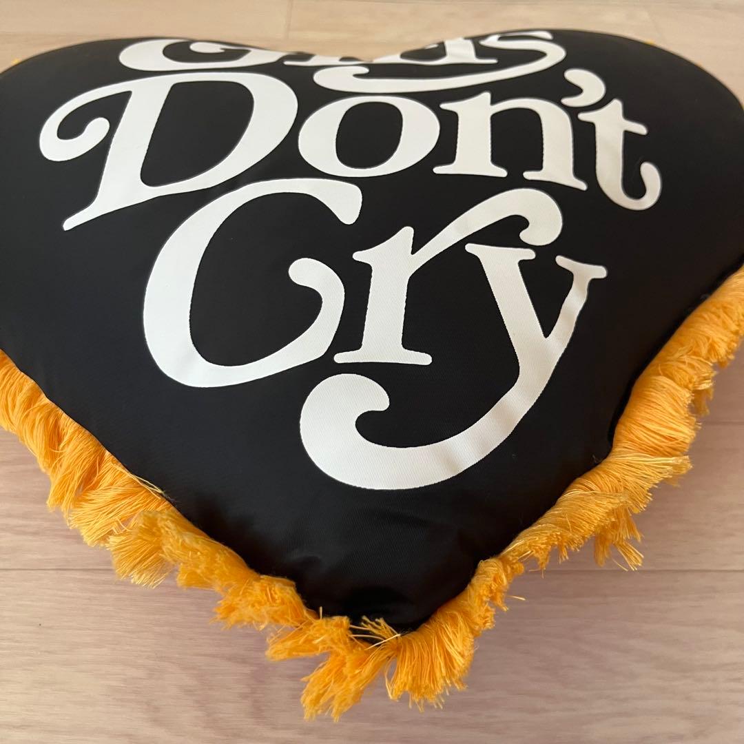 【極美品】 ヒューマンメイド×ガールズドントクライ コラボ ハート型 クッション