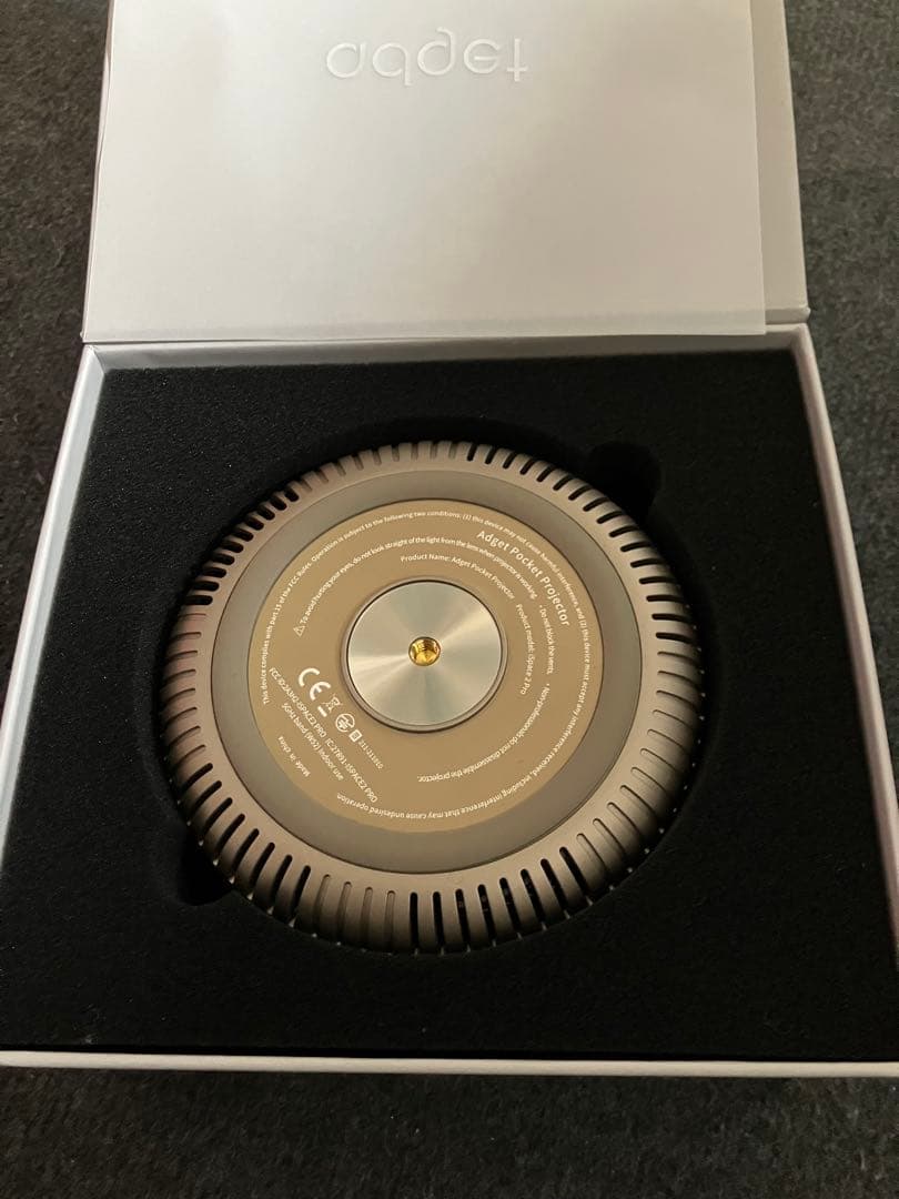 【開封品】adget Pocket Projector