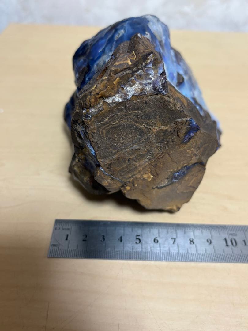 オーストラリア産　大きなボルダーオパール原石　約1976g パワーストーン置物