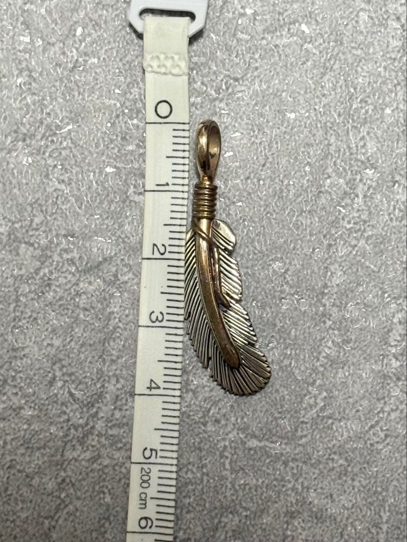 めがねめがねHarvey Mace フェザーペンダント　12KGF