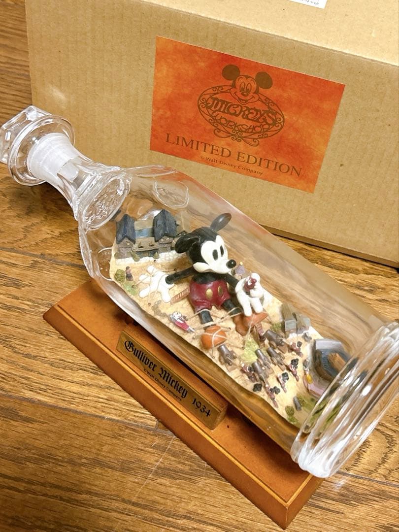 ディズニーグッズ　ミッキー ボトルシップフィギュア 限定版シリアルナンバー253