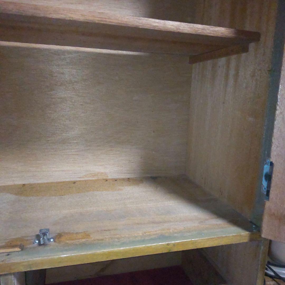 レトロな木製キャビネット 古い本棚 ガラス扉付き カーテン付き