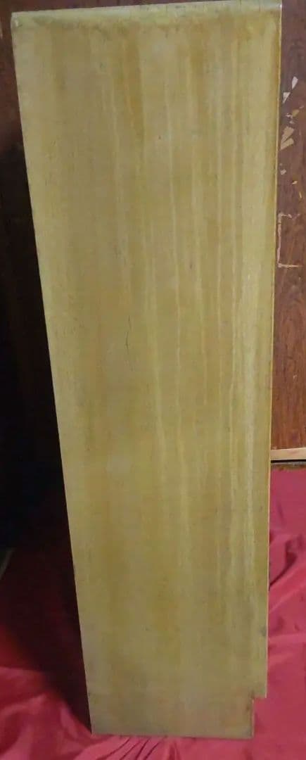 レトロな木製キャビネット 古い本棚 ガラス扉付き カーテン付き