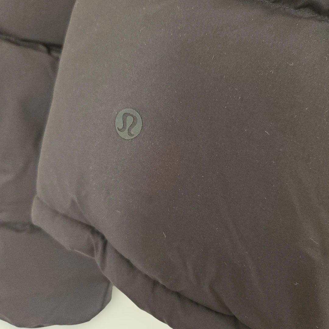 新品未使用　LULULEMON 　ダウンジャケット 6　ブラック