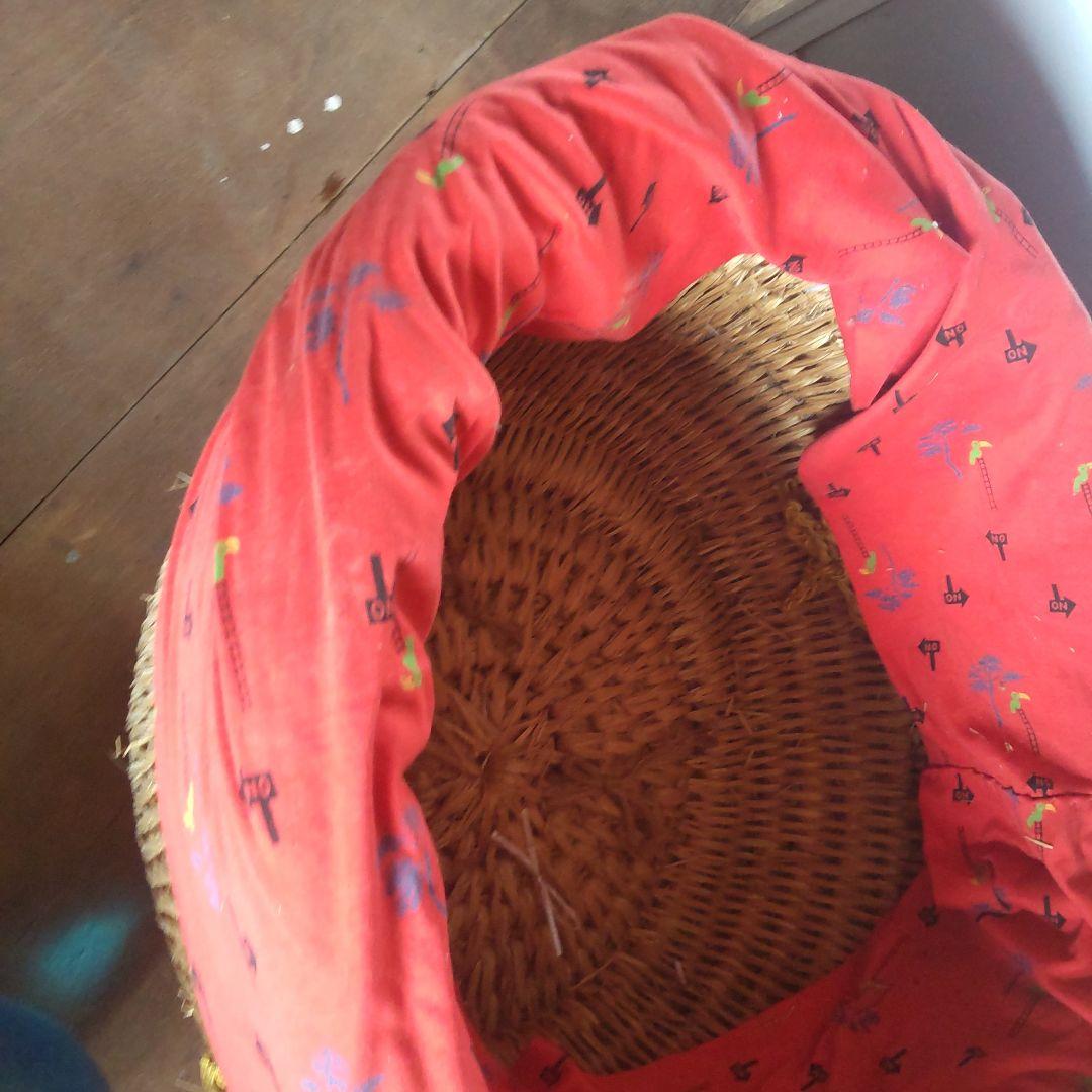 古民具　イジメ　　イズミ　赤ちゃん入れ　　揺籠