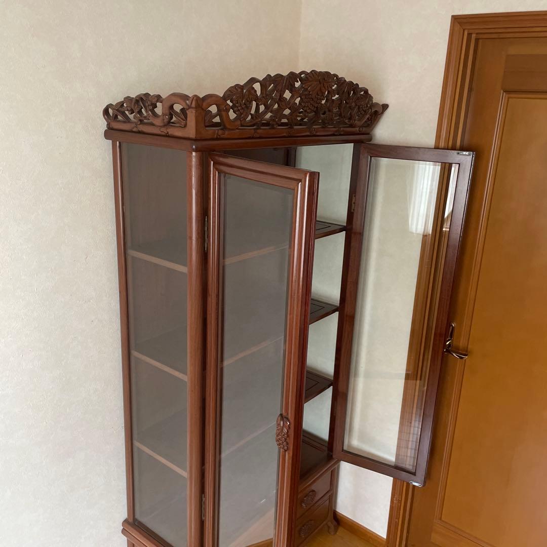 【極美品】三越購入 唐木家具 葡萄唐草透彫 飾り棚 キュリオケース