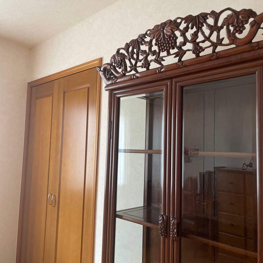 【極美品】三越購入 唐木家具 葡萄唐草透彫 飾り棚 キュリオケース