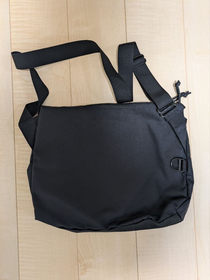 ブリーフィング　ショルダーバッグ