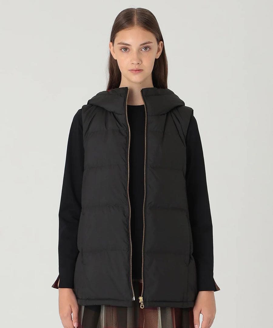 ブルーレーベルクレストブリッジ　ダウンベスト