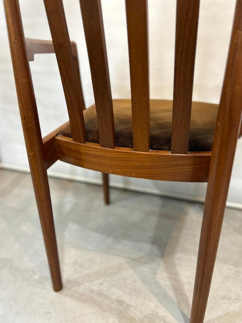 【EUR Vintage】Meredew　メレデュー　スラットバックアームチェア