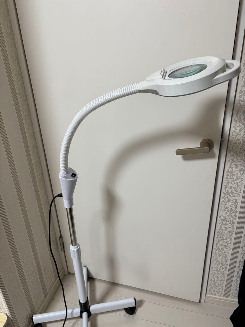 LED拡大鏡ライト ホワイト