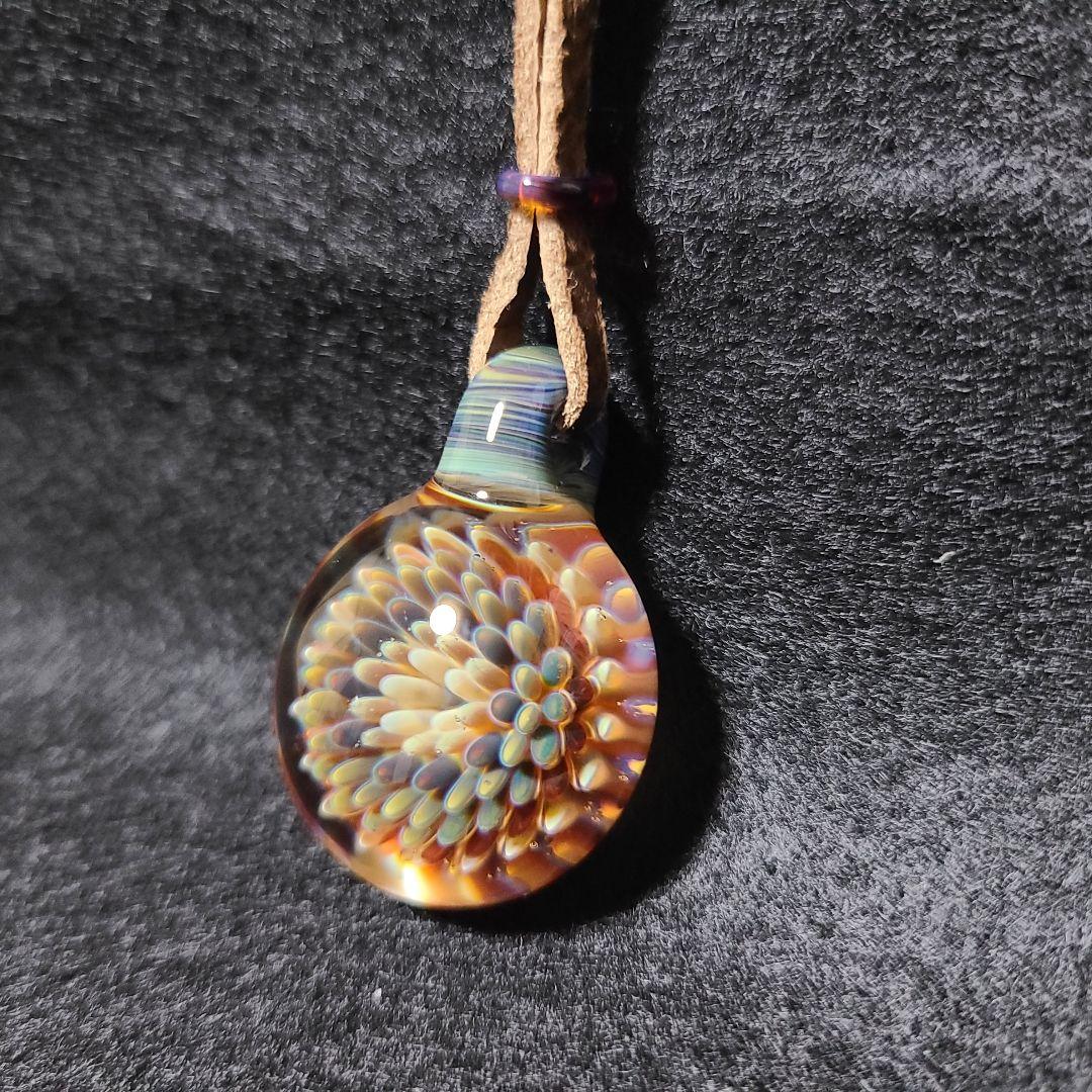 【玉響glass】ドライフラワー花模様ペンダント ポリシリケイトガラス 一品物