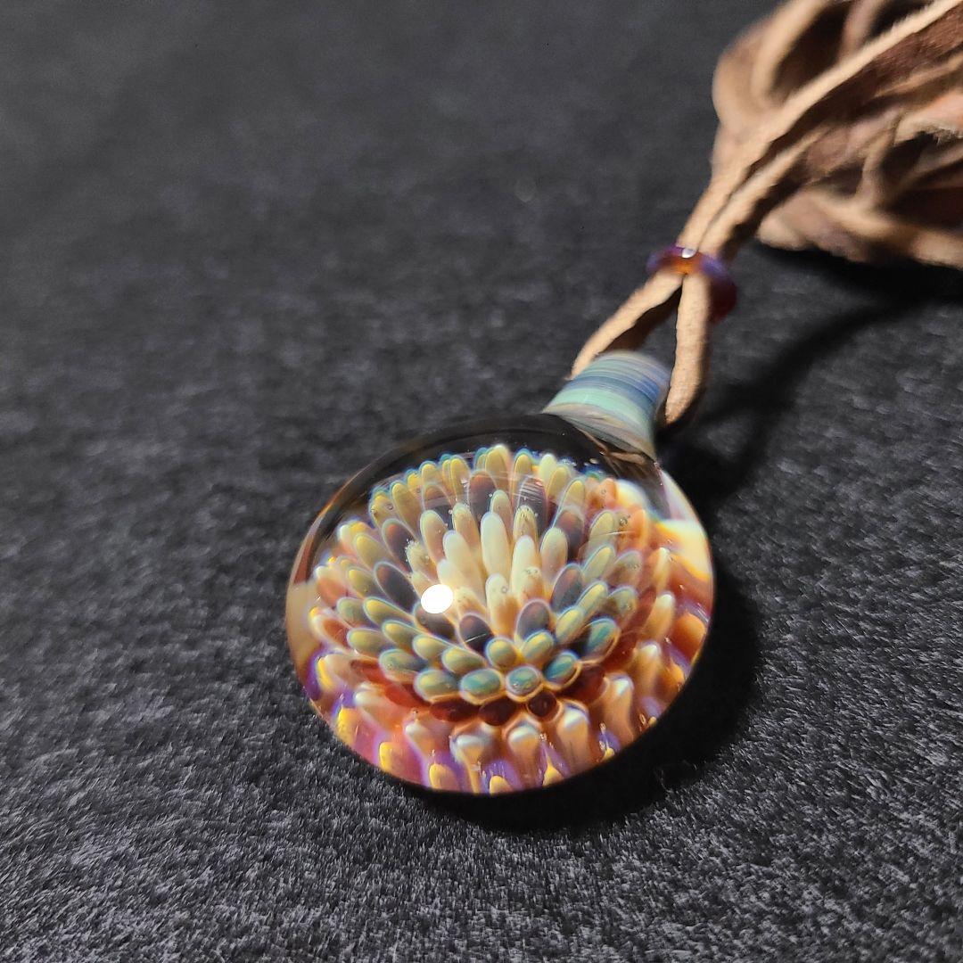 【玉響glass】ドライフラワー花模様ペンダント ポリシリケイトガラス 一品物