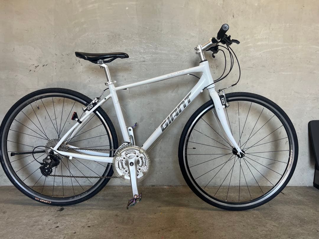 クロスバイク　GIANT ESCAPE R3 ジャイアント　エスケープR3