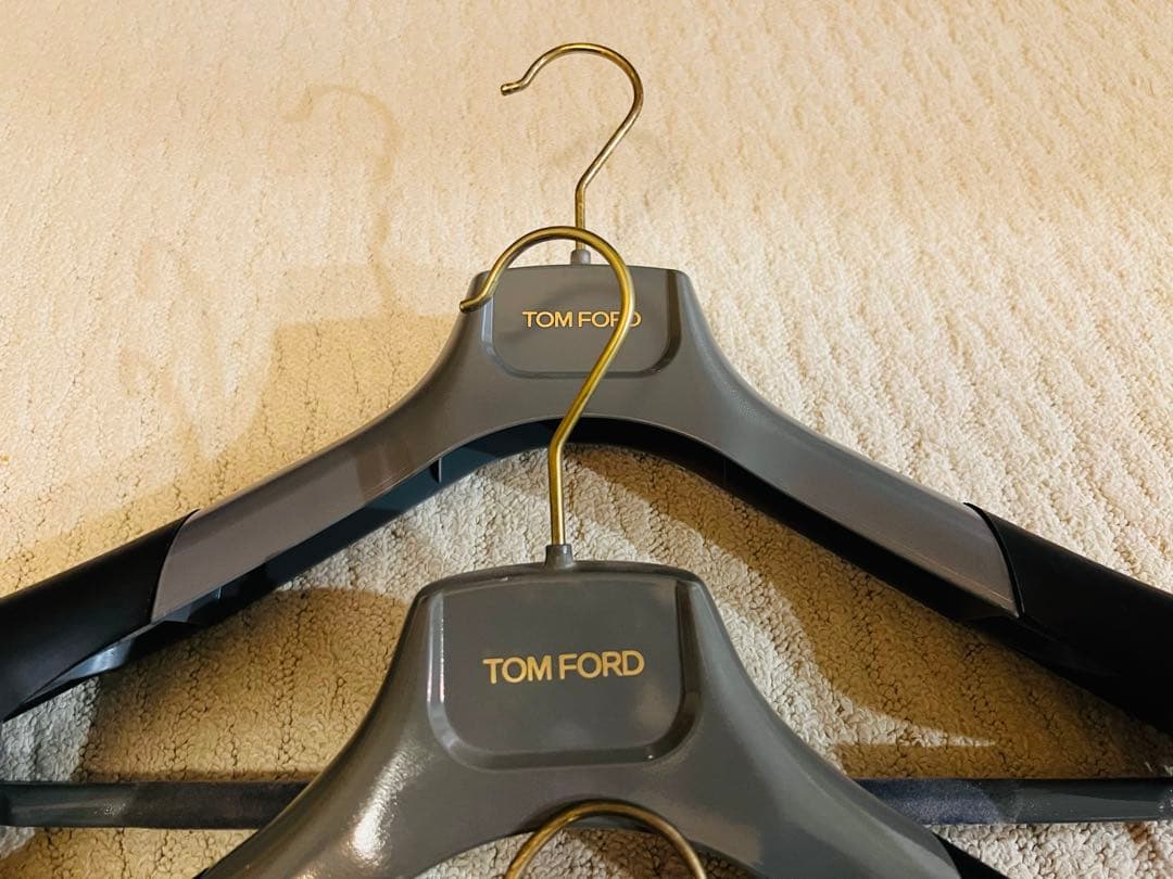 トムフォードハンガー5本セット！！