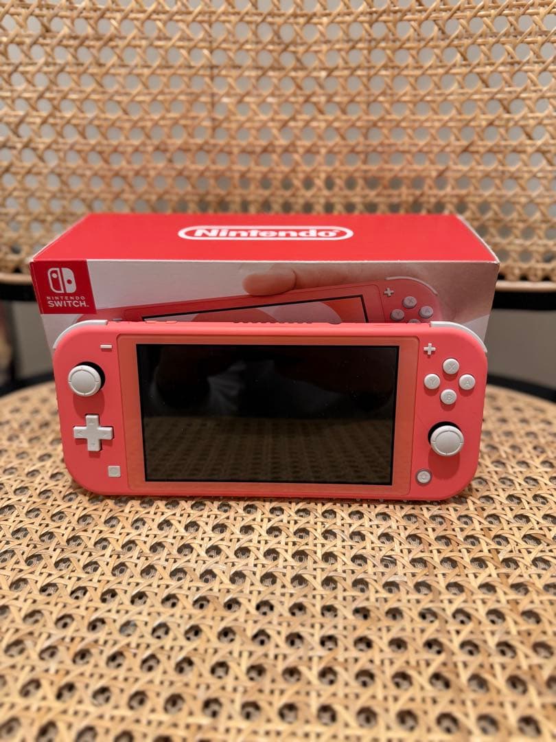 Nintendo Switch Lite 本体 コーラル (箱付)