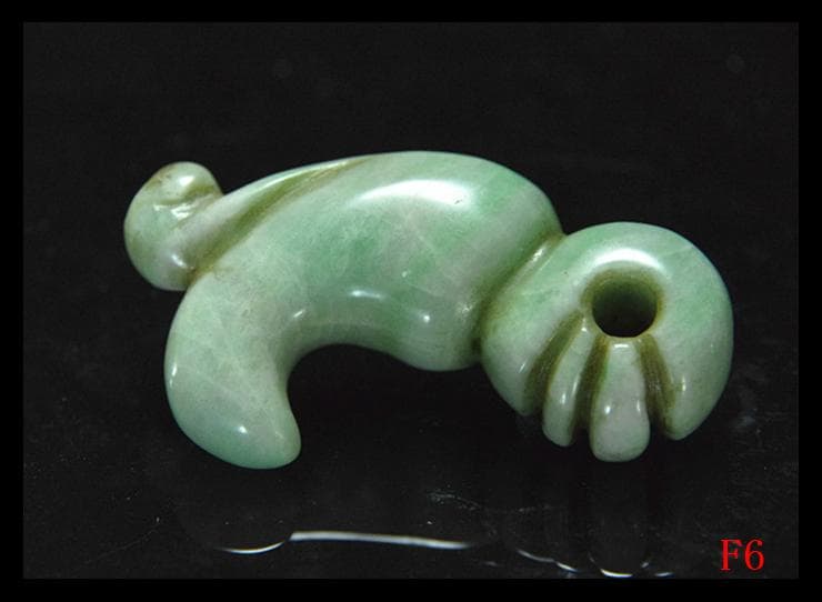 縄文期極希少呪術性がが高い★糸魚川ろうかん硬玉翡翠製★尾付き頭部刻線異状獣形勾玉