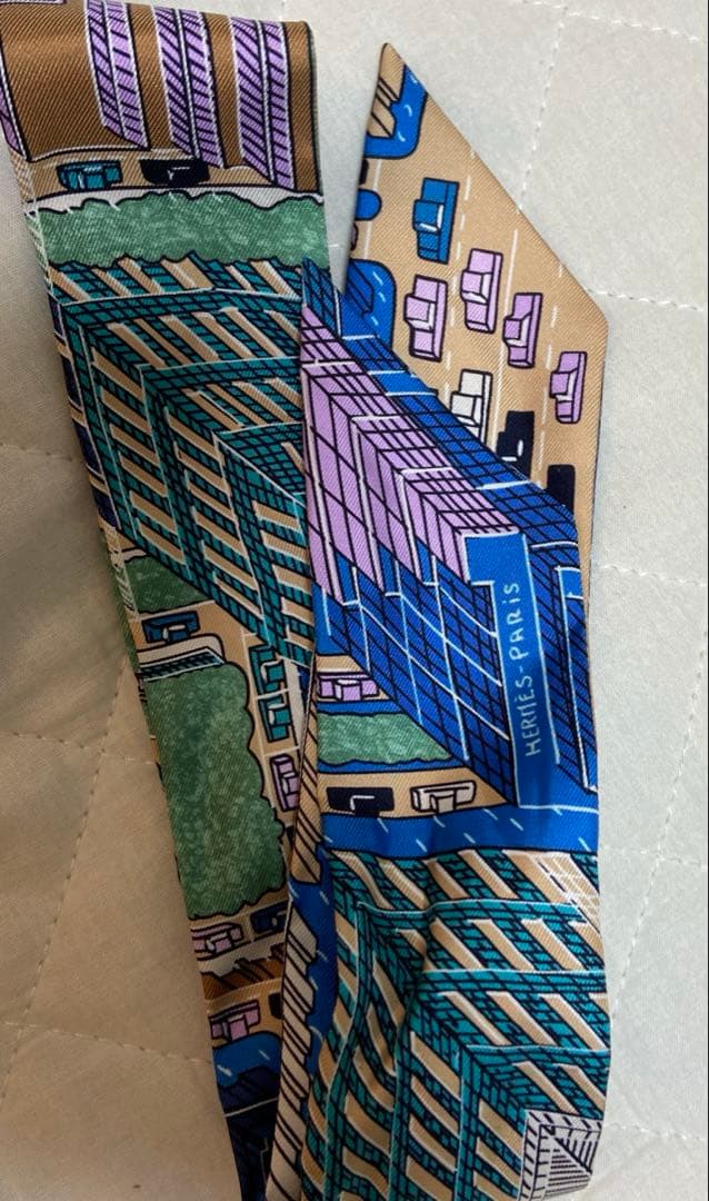 本日8日限定価格　エルメス　ツイリー　シルクスカーフ 建物デザイン