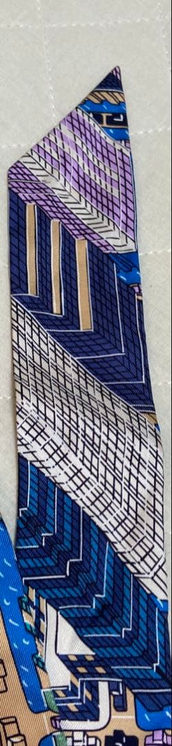 本日8日限定価格　エルメス　ツイリー　シルクスカーフ 建物デザイン