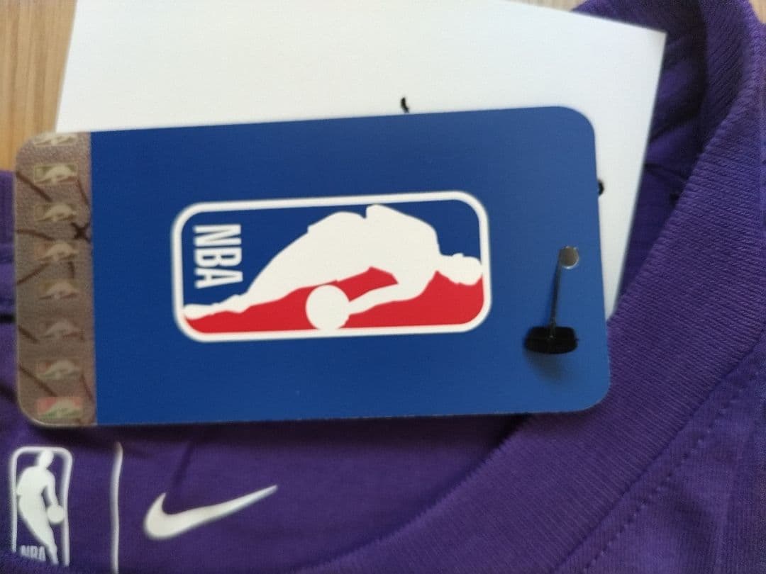 ロサンゼルスレイカ一ズ エッセンシャル ジョーダン NBA Tシャツ