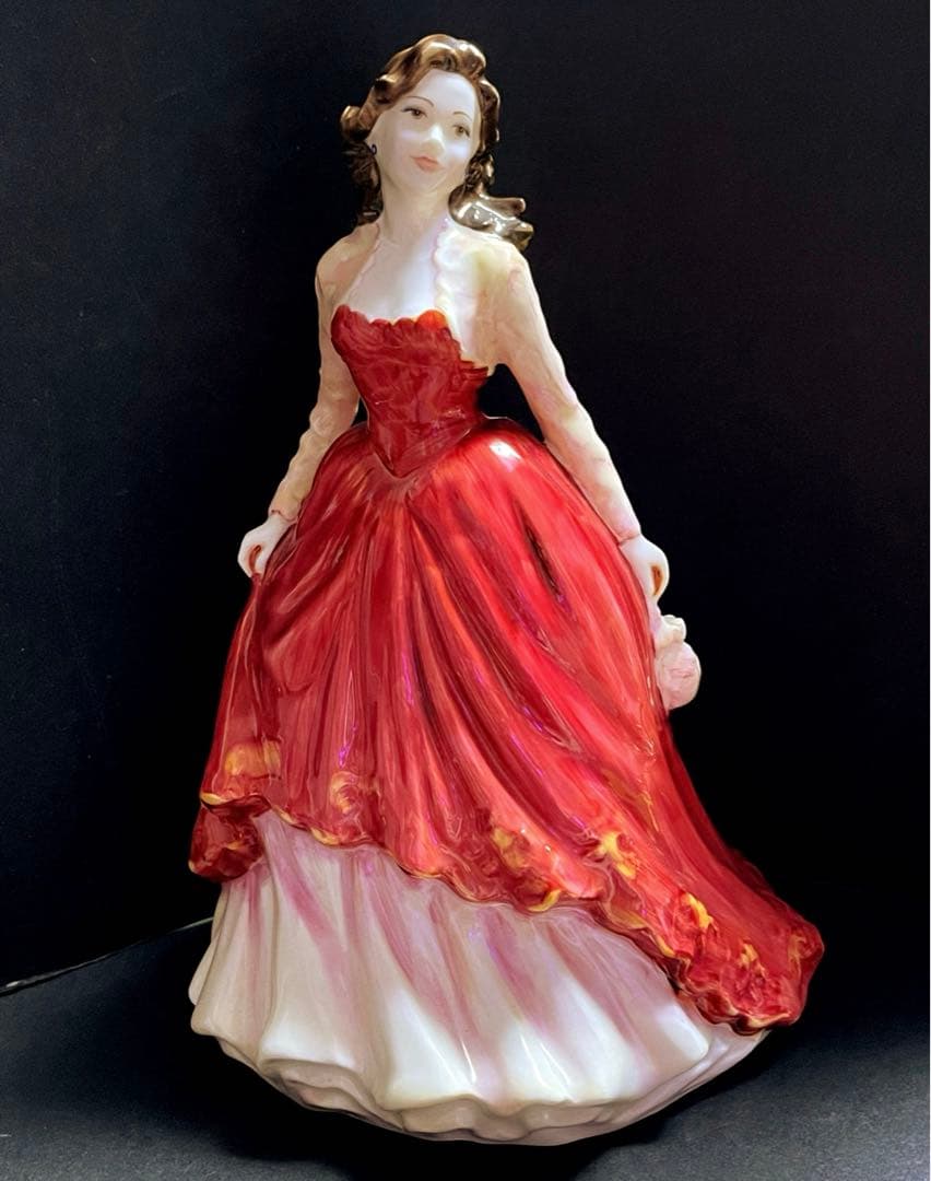 ロイヤルドルトン フィギュア 磁器像 クラシック プリティレディ