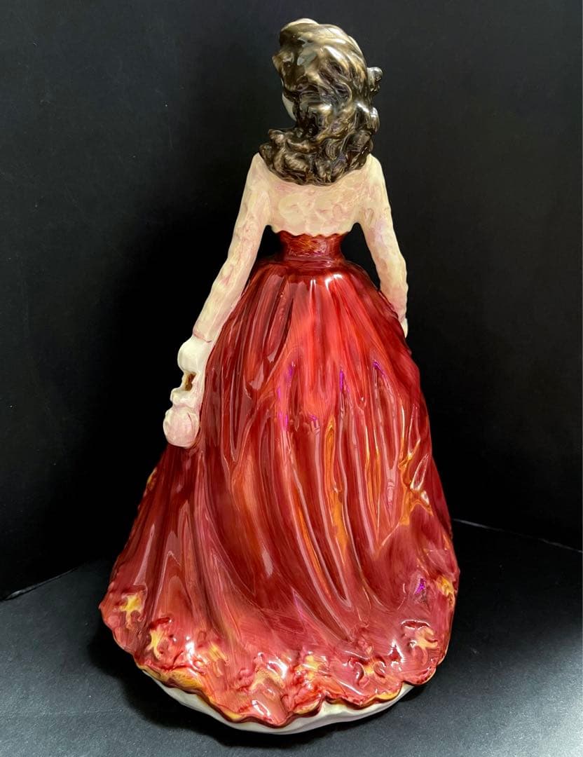 ロイヤルドルトン フィギュア 磁器像 クラシック プリティレディ