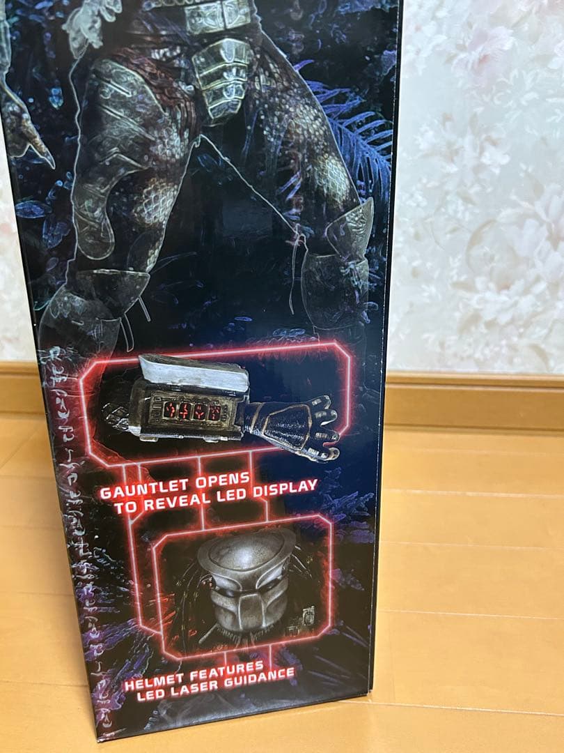 ネカジャングルハンタープレデターwithLEDライト1/4アクションフィギュア