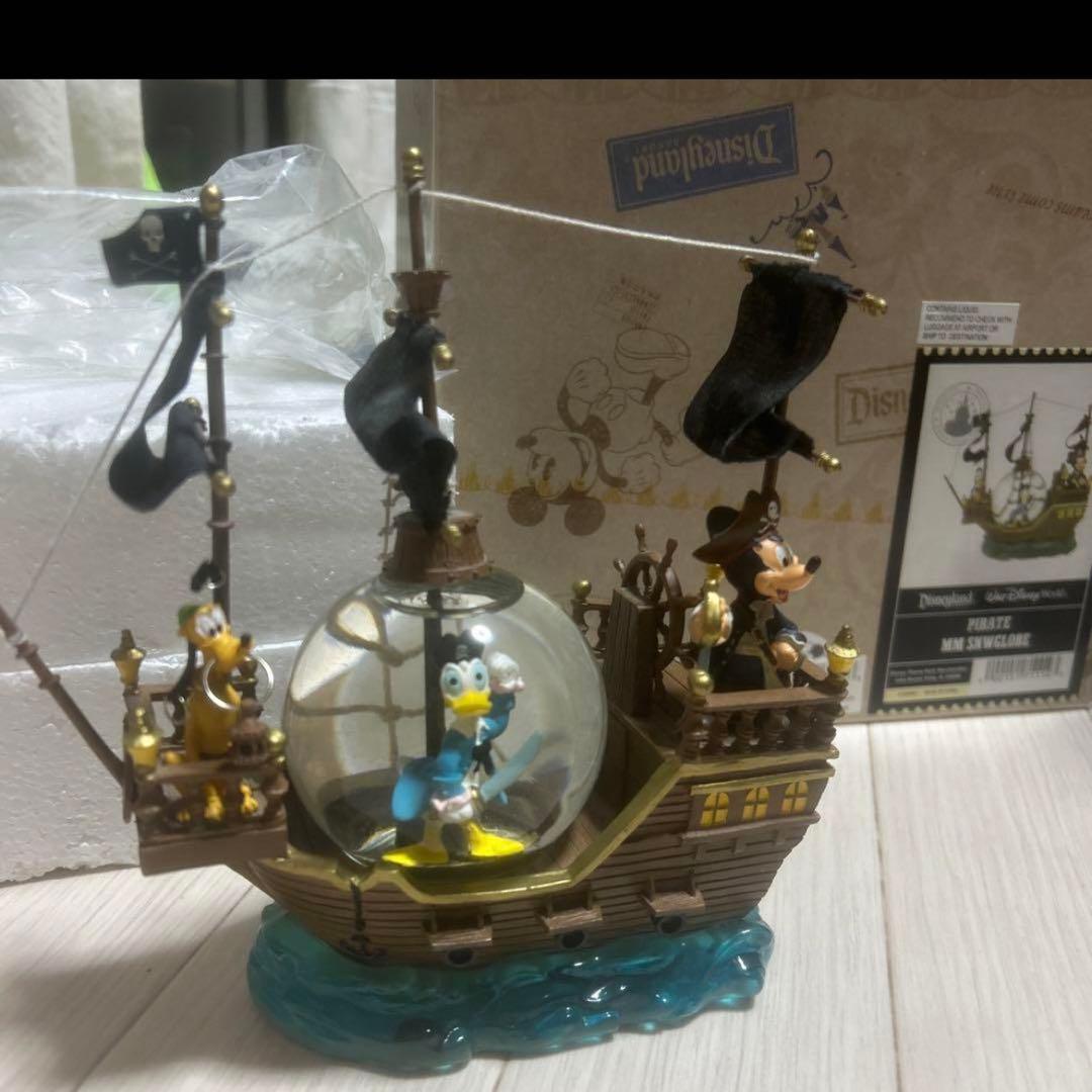 激レア　スノードーム　ディズニー　海賊船　スノーグローブ　フィギュア　ミッキー
