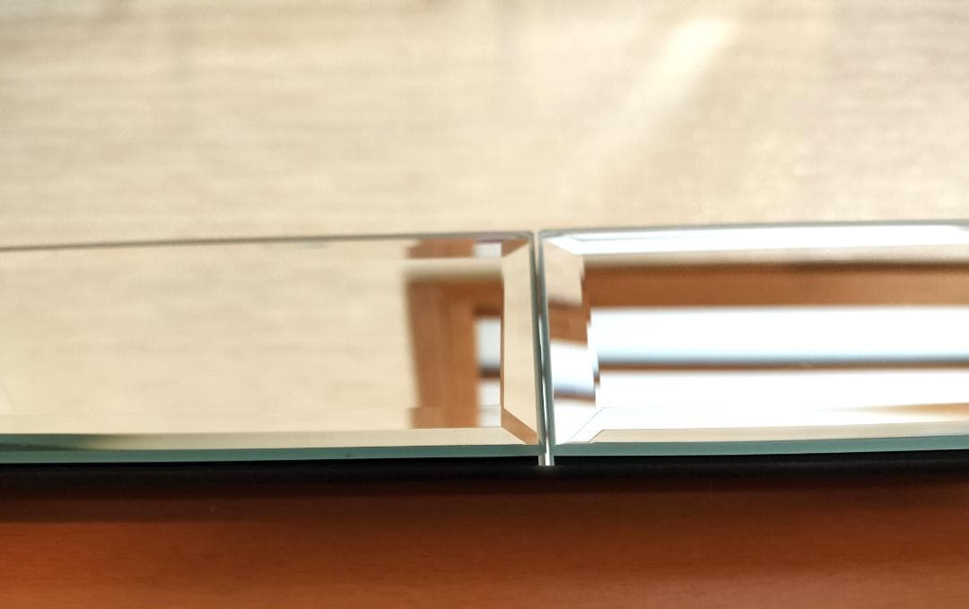 シンプル・モダン ノンフレームミラー　【新品・未使用】