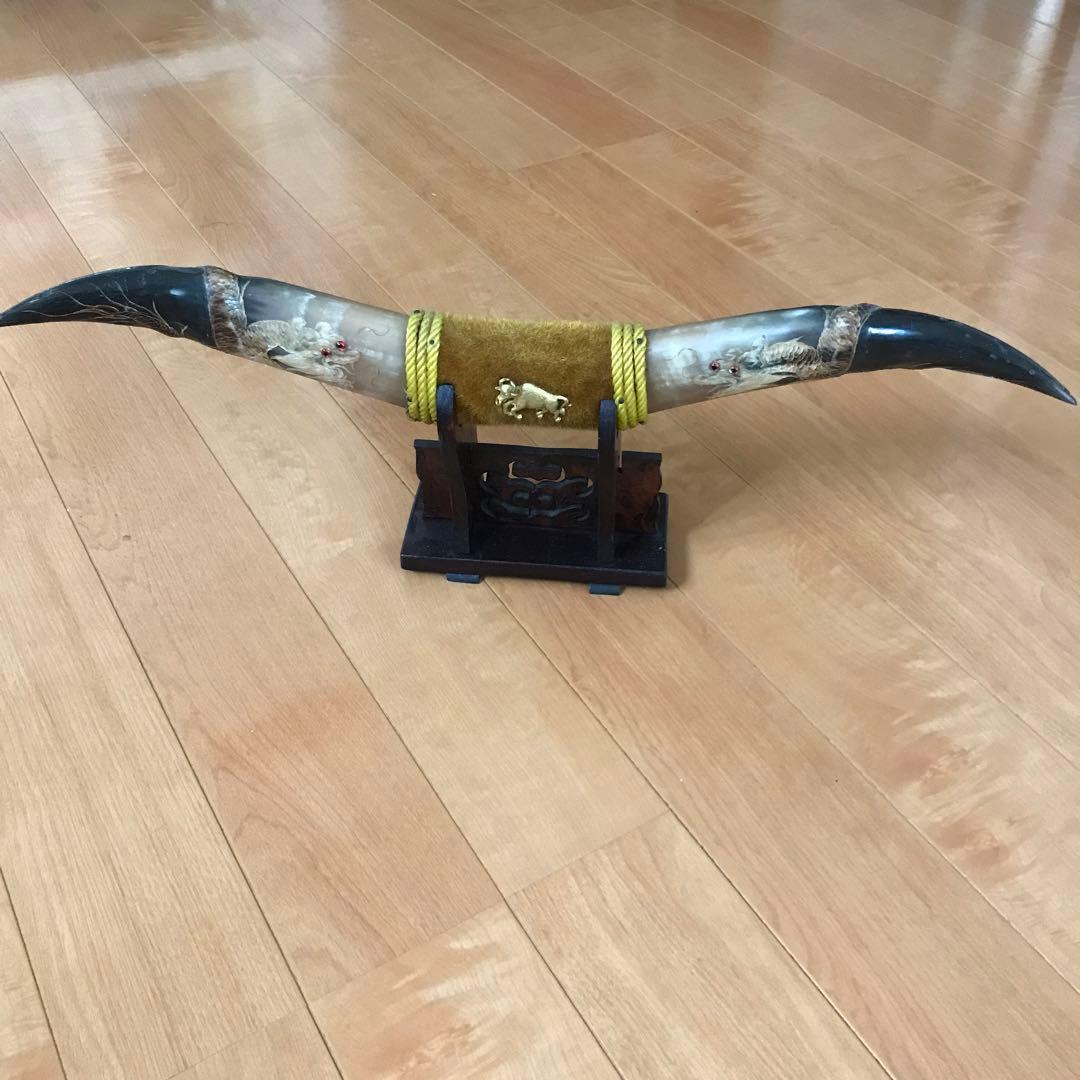 置き物　牛の角