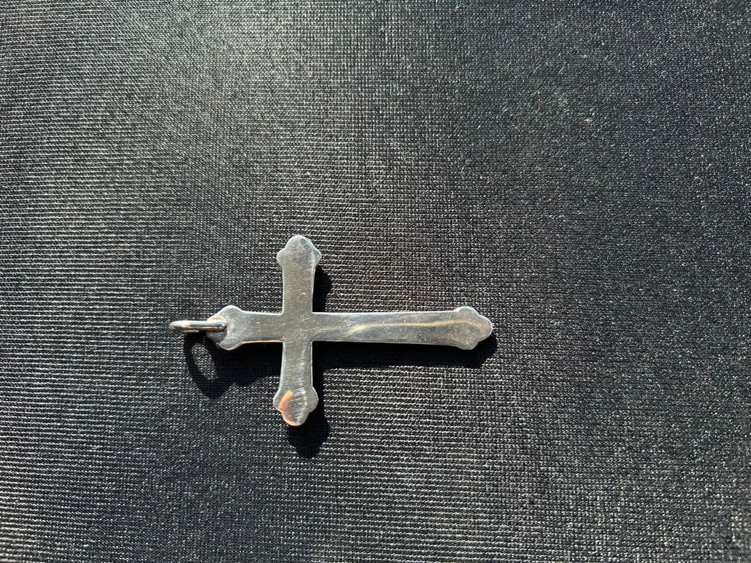 N*️様 ローズクロス カスタムネックレス（イーグルフック・赤ビーズ）