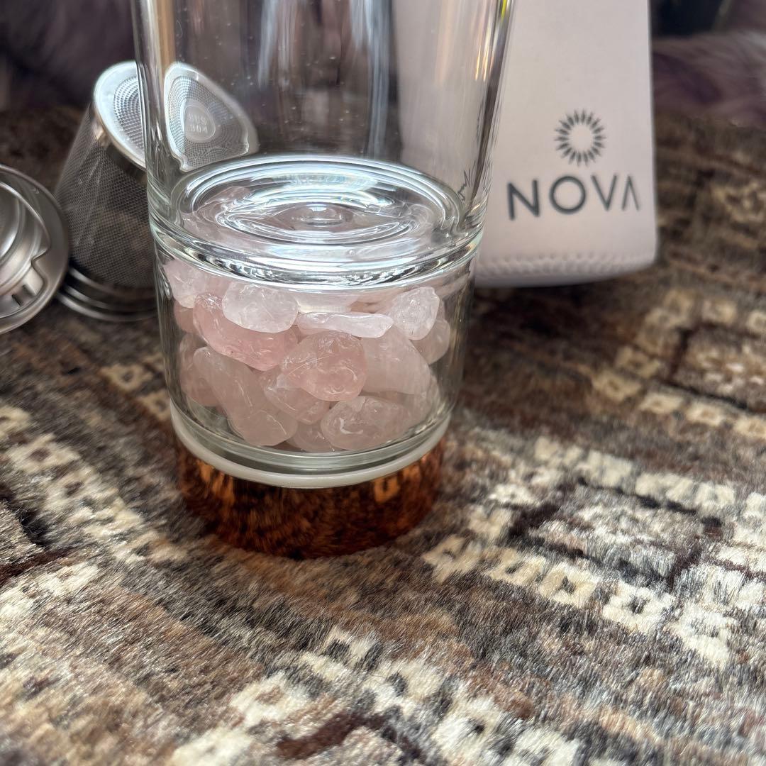 【ほぼ未使用】NOVA クリスタルクリアボトル 450ml ローズクォーツ入り