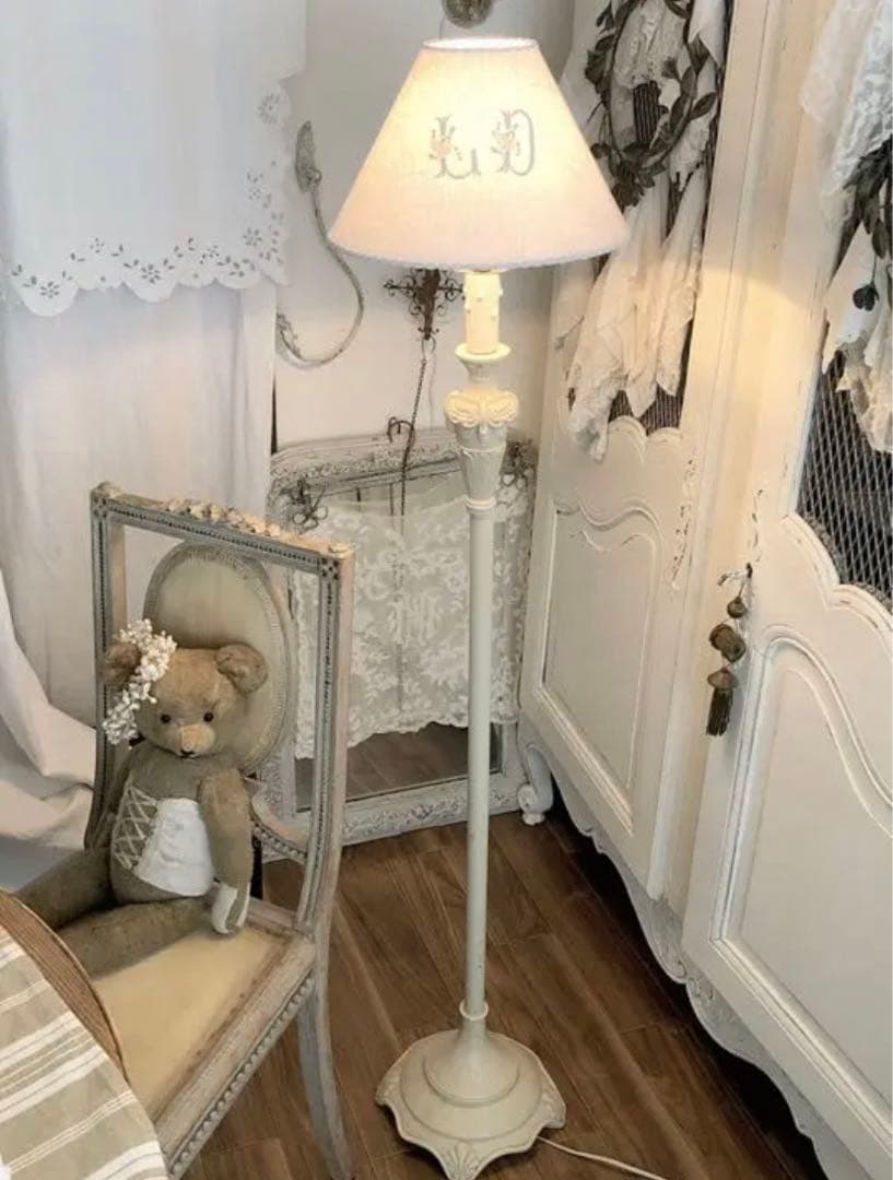 シャビー　フロアライト　モノグラム シェード　セット　スタンドライト　.