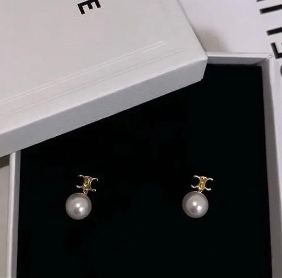 レ・ペルル CELINE ピアス / ゴールドフィニッシュ ブラス＆ガラスパール