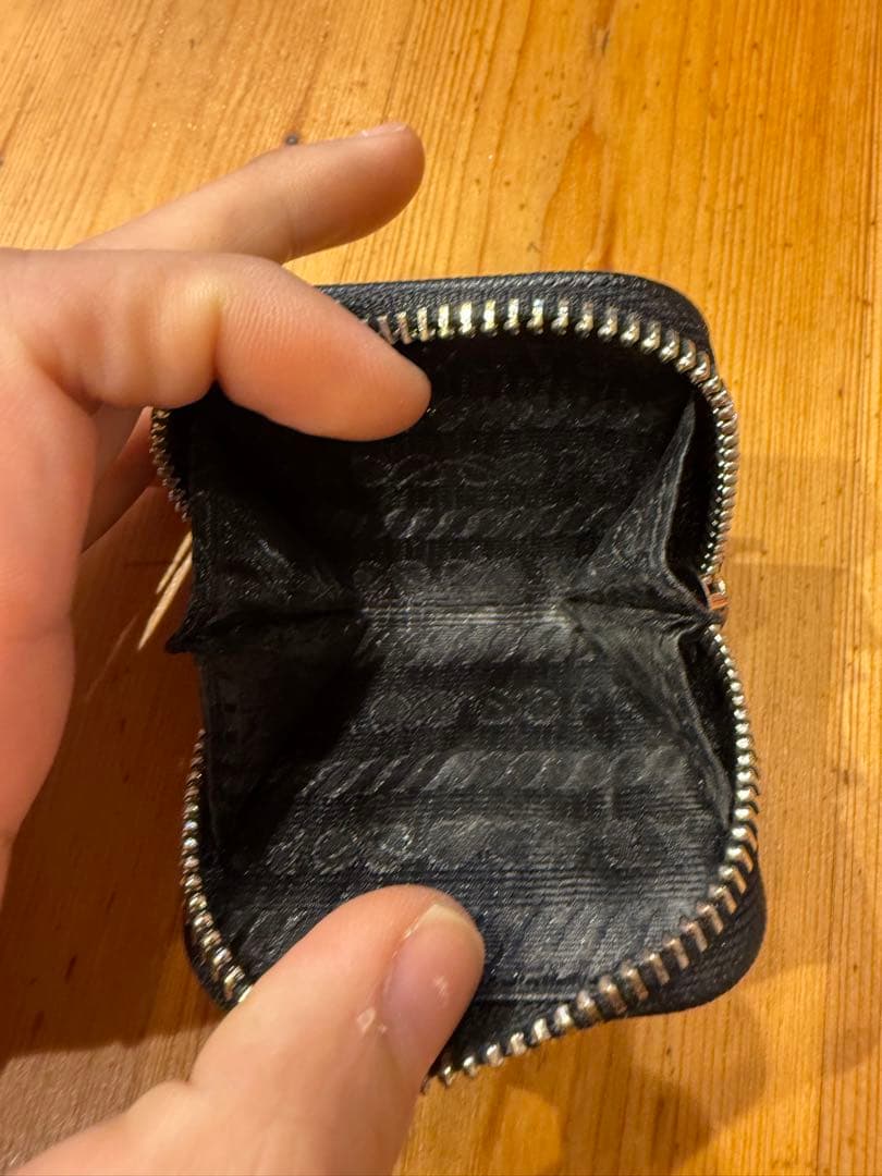 PRADA ブラック ケース