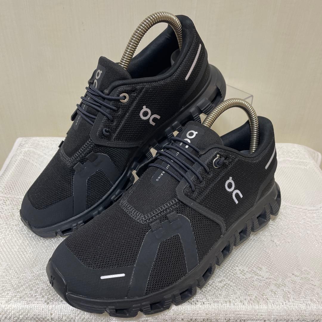 【美品】オンクラウド6(On Cloud 6) レディーススニーカーBK 24㎝