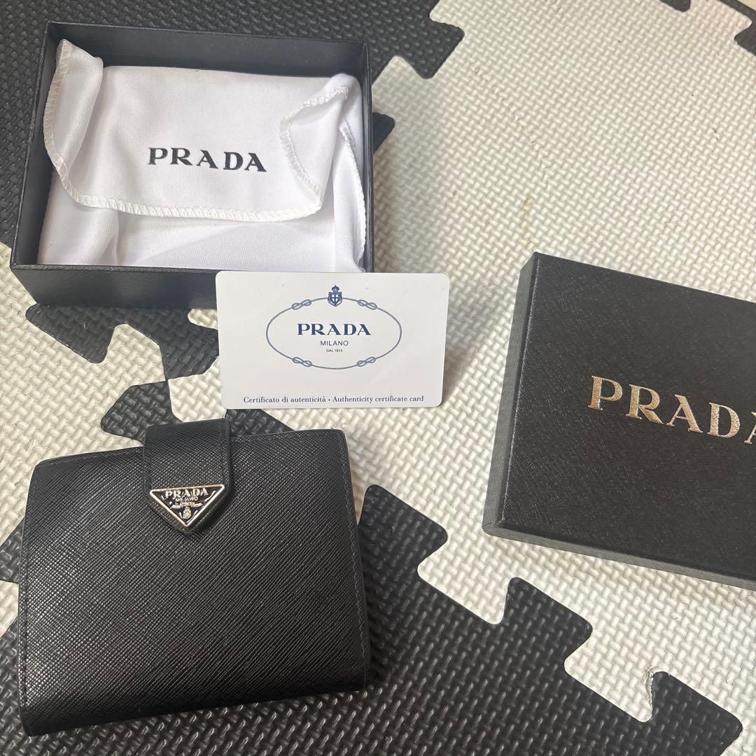PRADA 二つ折り財布 ブラック