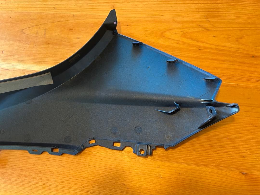 スズキgsxr1000r 2022年式　ブルー　フロントカウル　3点セット